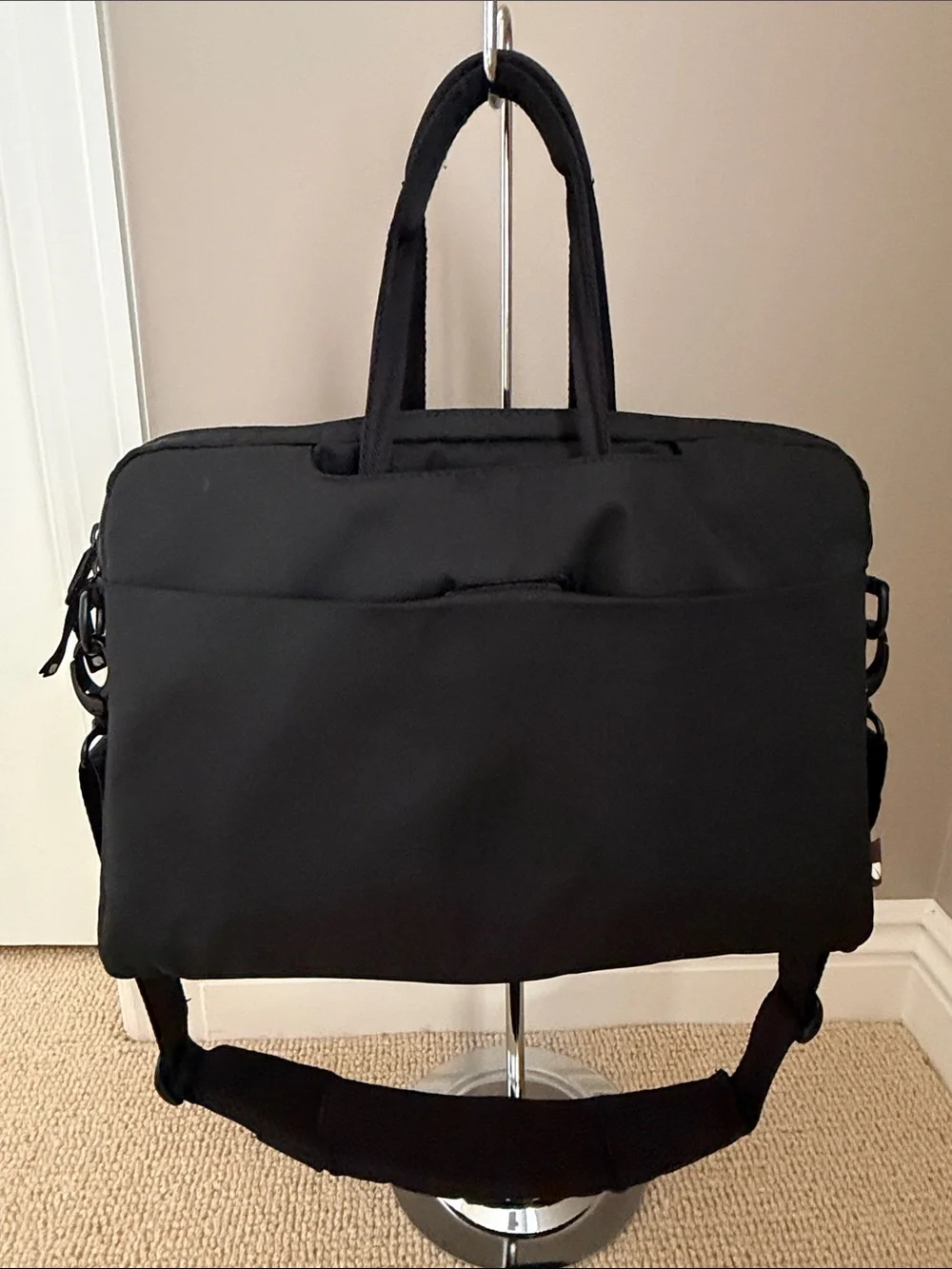 Incase Black Laptop Briefcase with Shoulder Strap